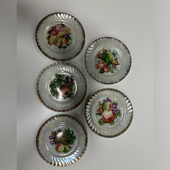 Vintage Fruit Plates Made in Jalan - Picture 2 of 9